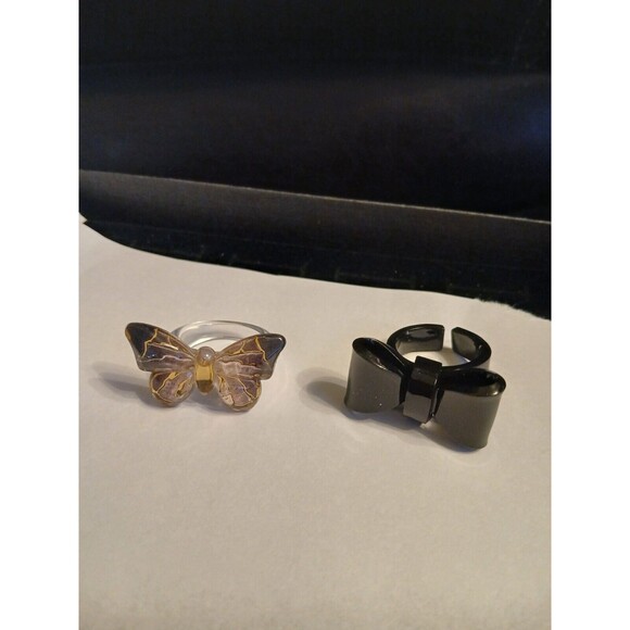 2 Rings Black Tipped Butterfly & Black Bow Resin Ring - Picture 6 of 10